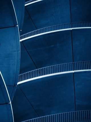 Tips for Balancing Leadership and Management as a Business Manager